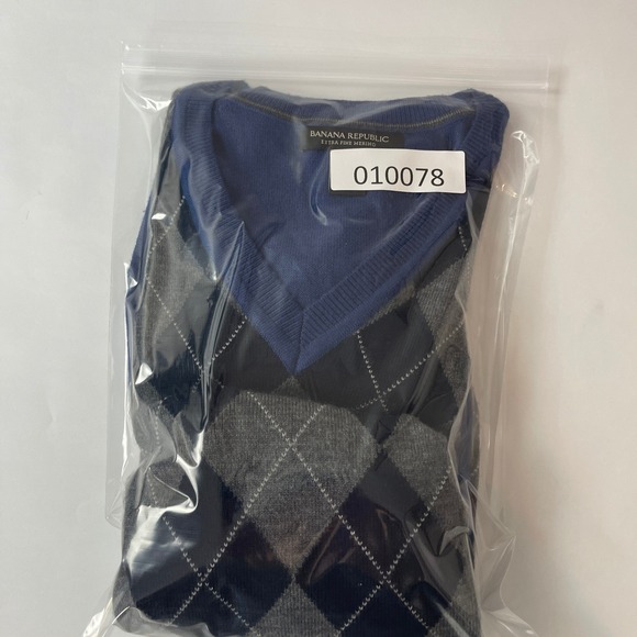 Banana Republic Sweater Mens Medium Blue Gray Merino Wool Argyle Preppy Office - Picture 7 of 7